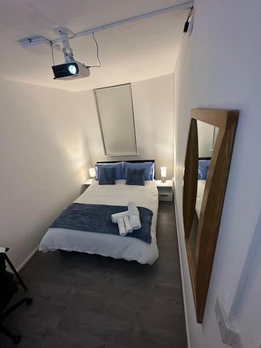 Small Cozy Private Bedroom Zone1 伦敦 外观 照片